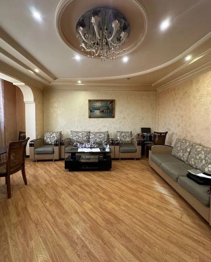 3 Սենյականոց Բնակարան, 72քմ, 1/9 հարկ, Կապիտալ Վերանորոգված