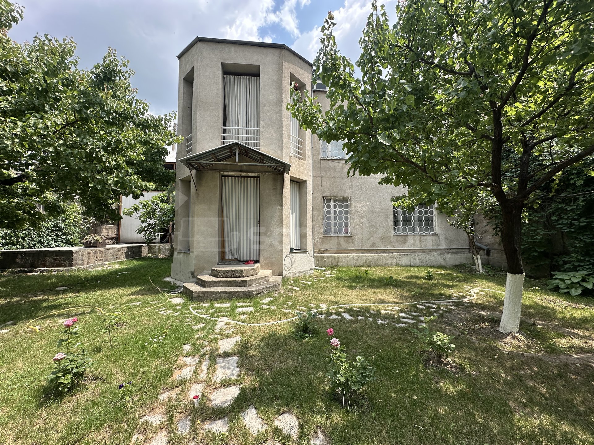 7 Սենյականոց Սեփական Տուն, 240քմ, Կապիտալ Վերանորոգված, Կահավորված