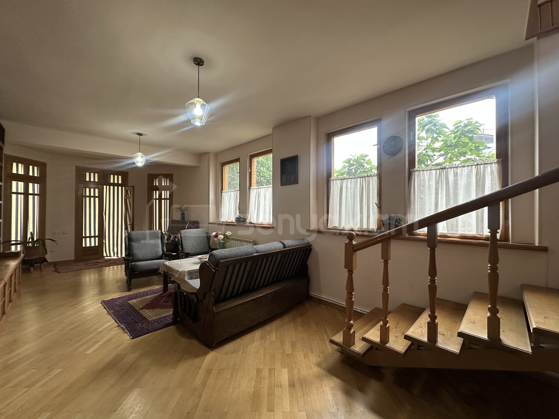 7 Սենյականոց Սեփական Տուն, 240քմ, Կապիտալ Վերանորոգված, Կահավորված