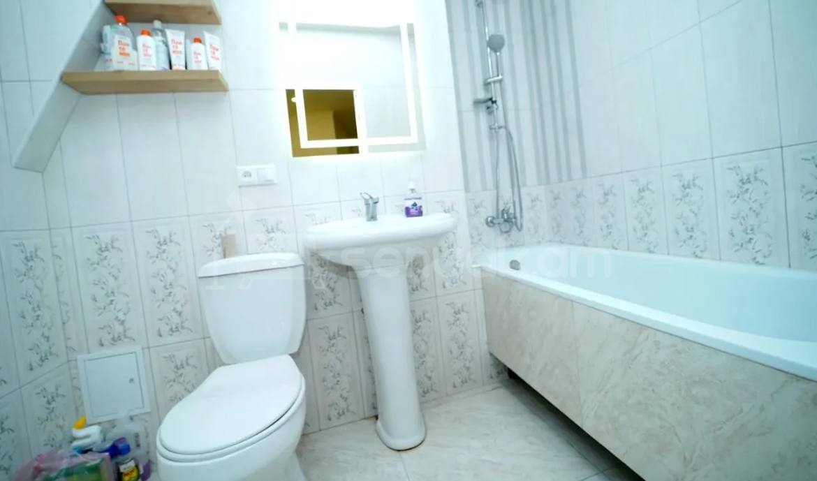 2 Սենյականոց Բնակարան Քարե Շենքում, 55քմ, 5/5 հարկ, Կապիտալ Վերանորոգված, Կահավորված, Արևկող