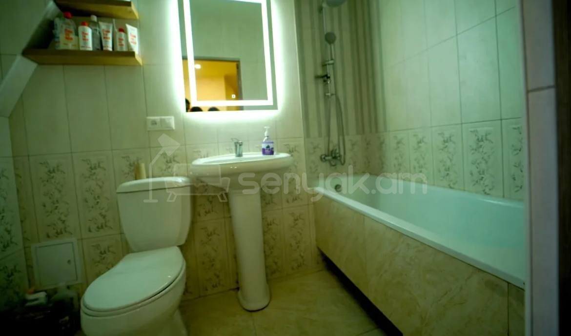 2 Սենյականոց Բնակարան Քարե Շենքում, 55քմ, 5/5 հարկ, Կապիտալ Վերանորոգված, Կահավորված, Արևկող