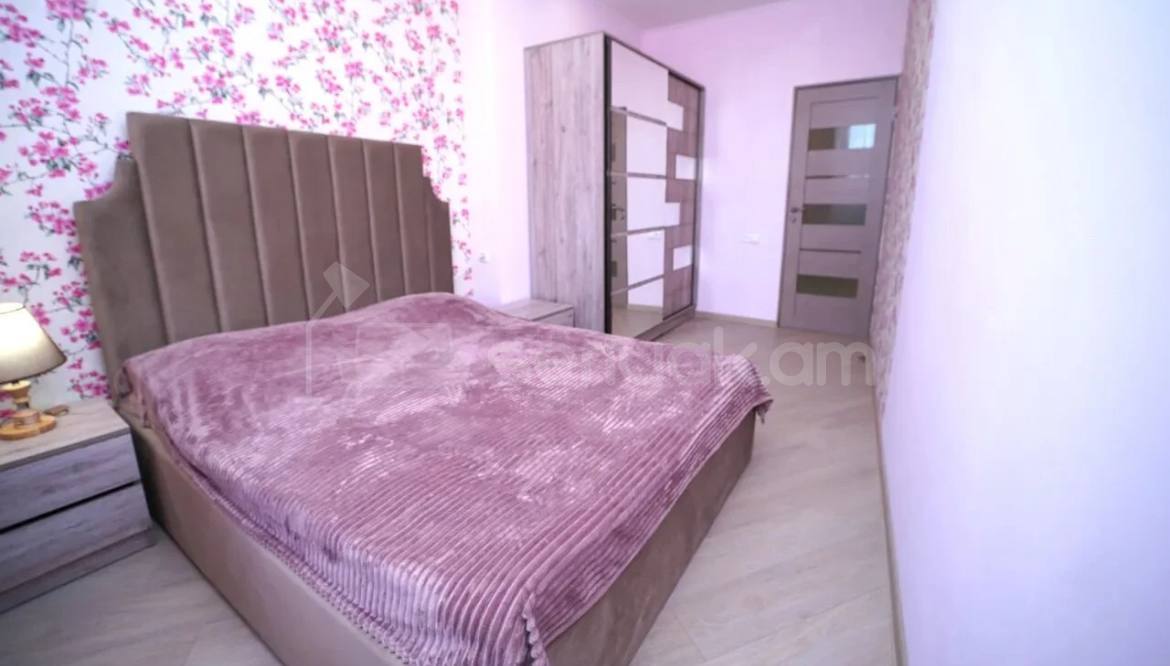 2 Սենյականոց Բնակարան Քարե Շենքում, 55քմ, 5/5 հարկ, Կապիտալ Վերանորոգված, Կահավորված