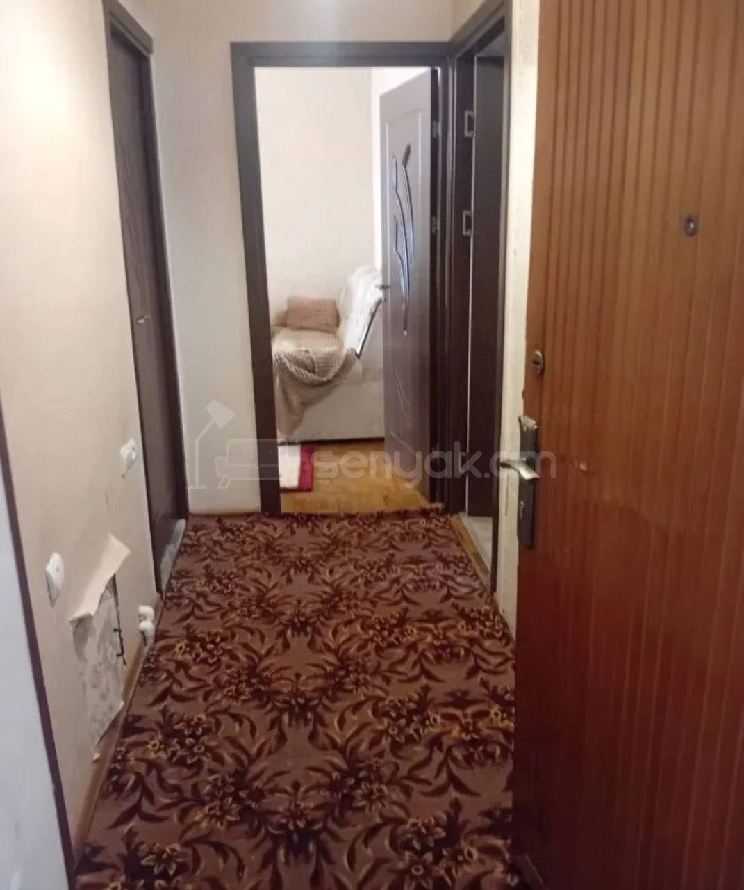 3 Սենյականոց Բնակարան Քարե Շենքում, 60քմ, 3/5 հարկ, Նորմալ Վիճակում, Կահավորված, Արևկող