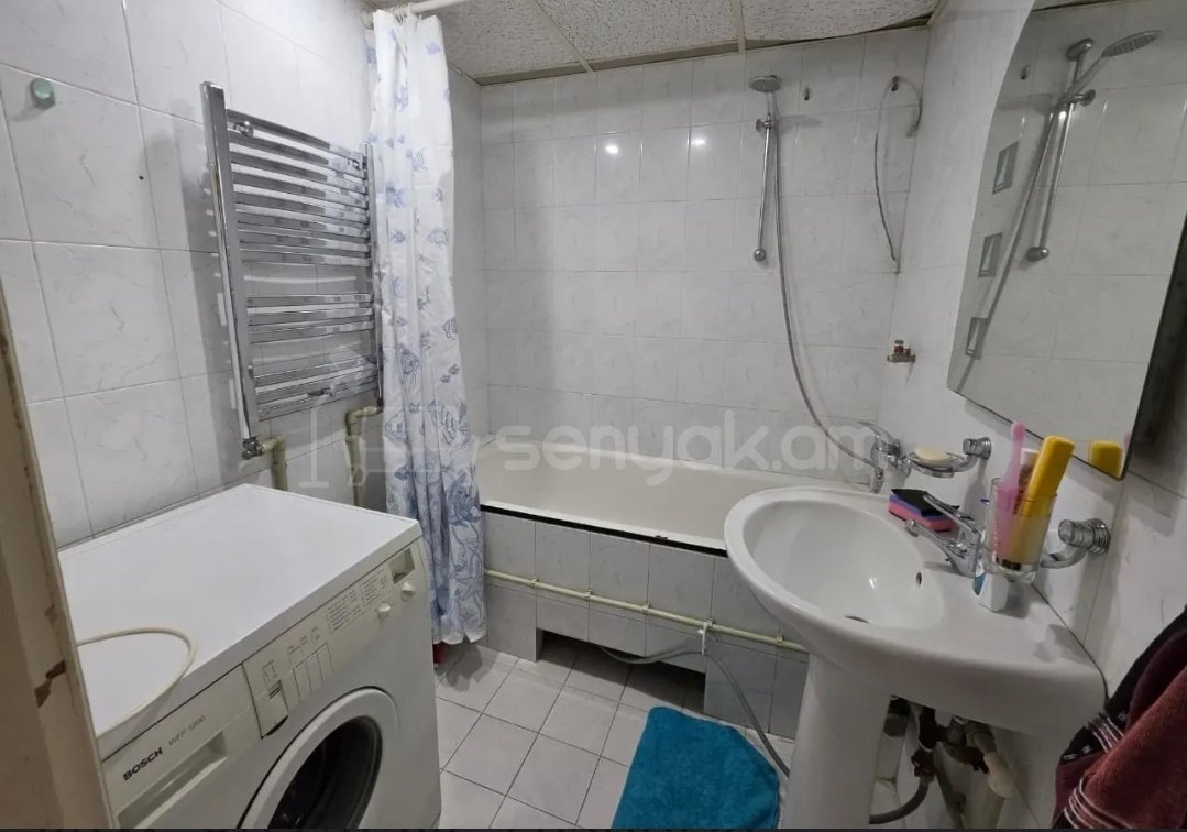 3 Սենյականոց Բնակարան, 76քմ, 8/12 հարկ, Նորմալ Վիճակում