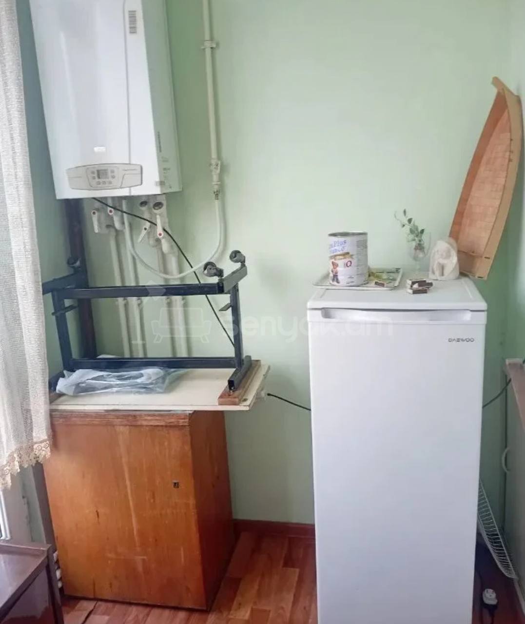 3 Սենյականոց Բնակարան Քարե Շենքում, 60քմ, 3/5 հարկ, Նորմալ Վիճակում, Կահավորված, Արևկող