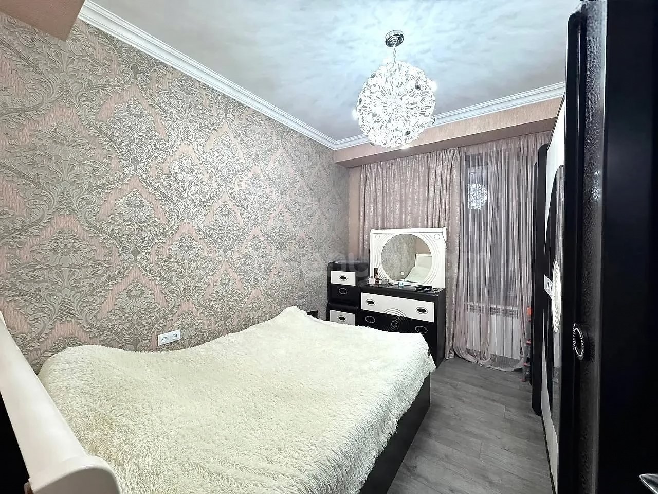 4 Սենյականոց Բնակարան Նորակառույց Քարե Շենքում, 93քմ, 4/5 հարկ, Կապիտալ Վերանորոգված