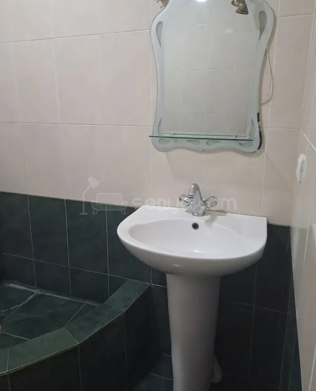 3 Սենյականոց Բնակարան Քարե Շենքում, 58քմ, 5/5 հարկ, Կապիտալ Վերանորոգված, Կահավորված, Արևկող