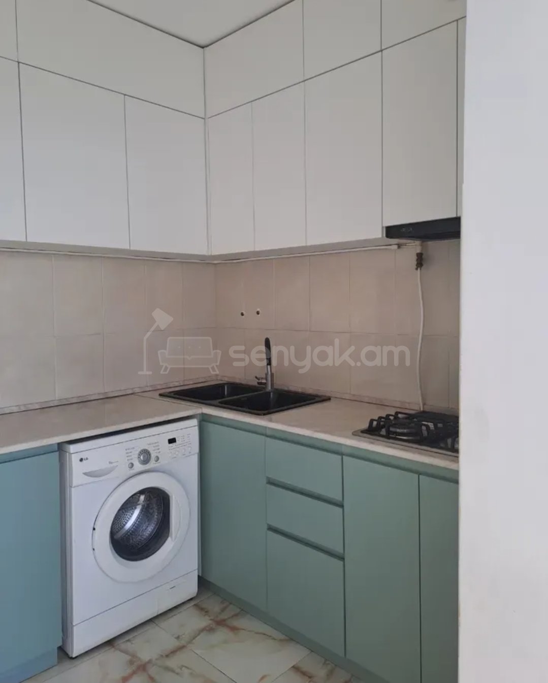 3 Սենյականոց Բնակարան Քարե Շենքում, 58քմ, 5/5 հարկ, Կապիտալ Վերանորոգված, Կահավորված, Արևկող