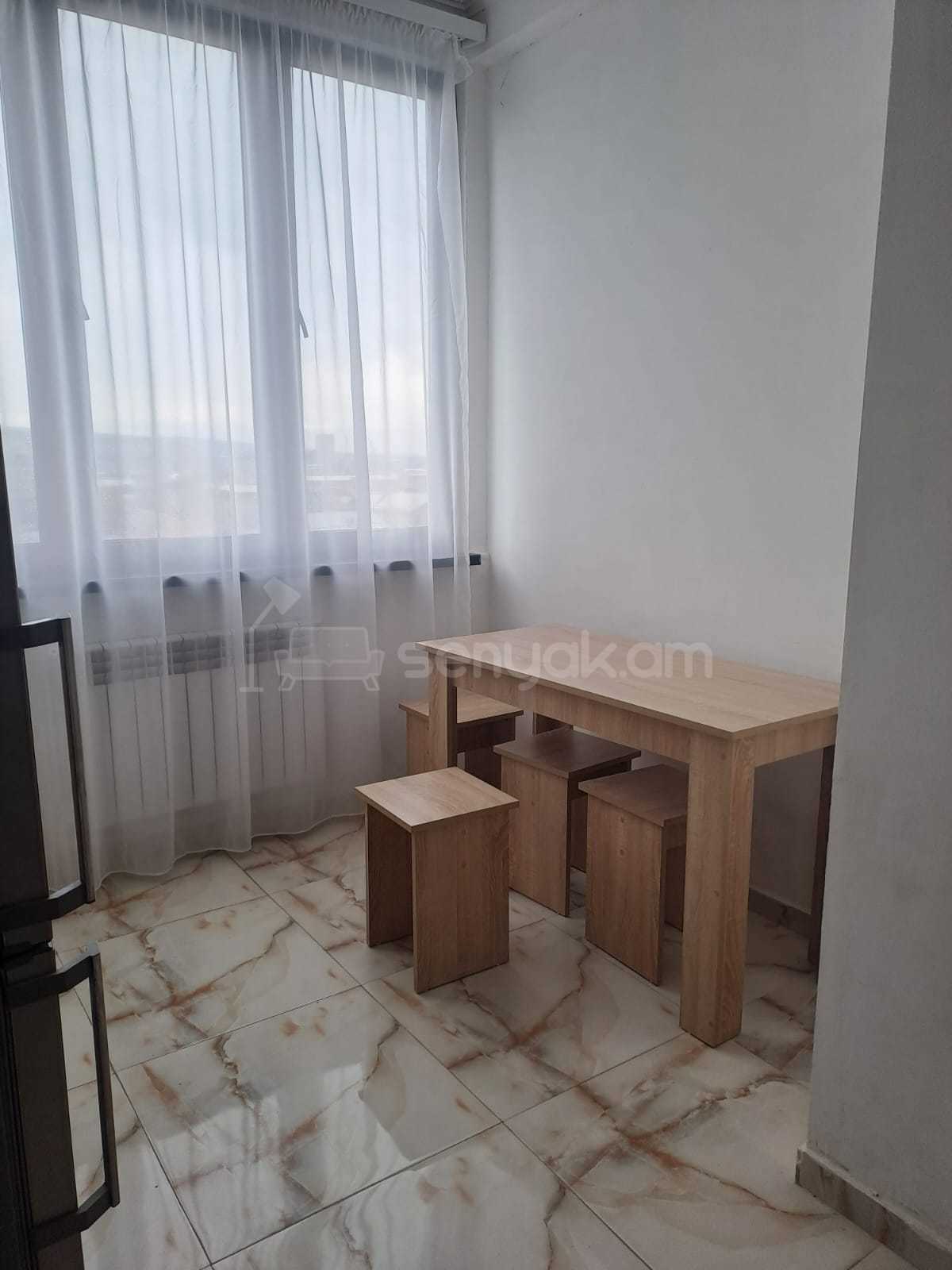 3 Սենյականոց Բնակարան Քարե Շենքում, 58քմ, 5/5 հարկ, Կապիտալ Վերանորոգված, Կահավորված, Արևկող