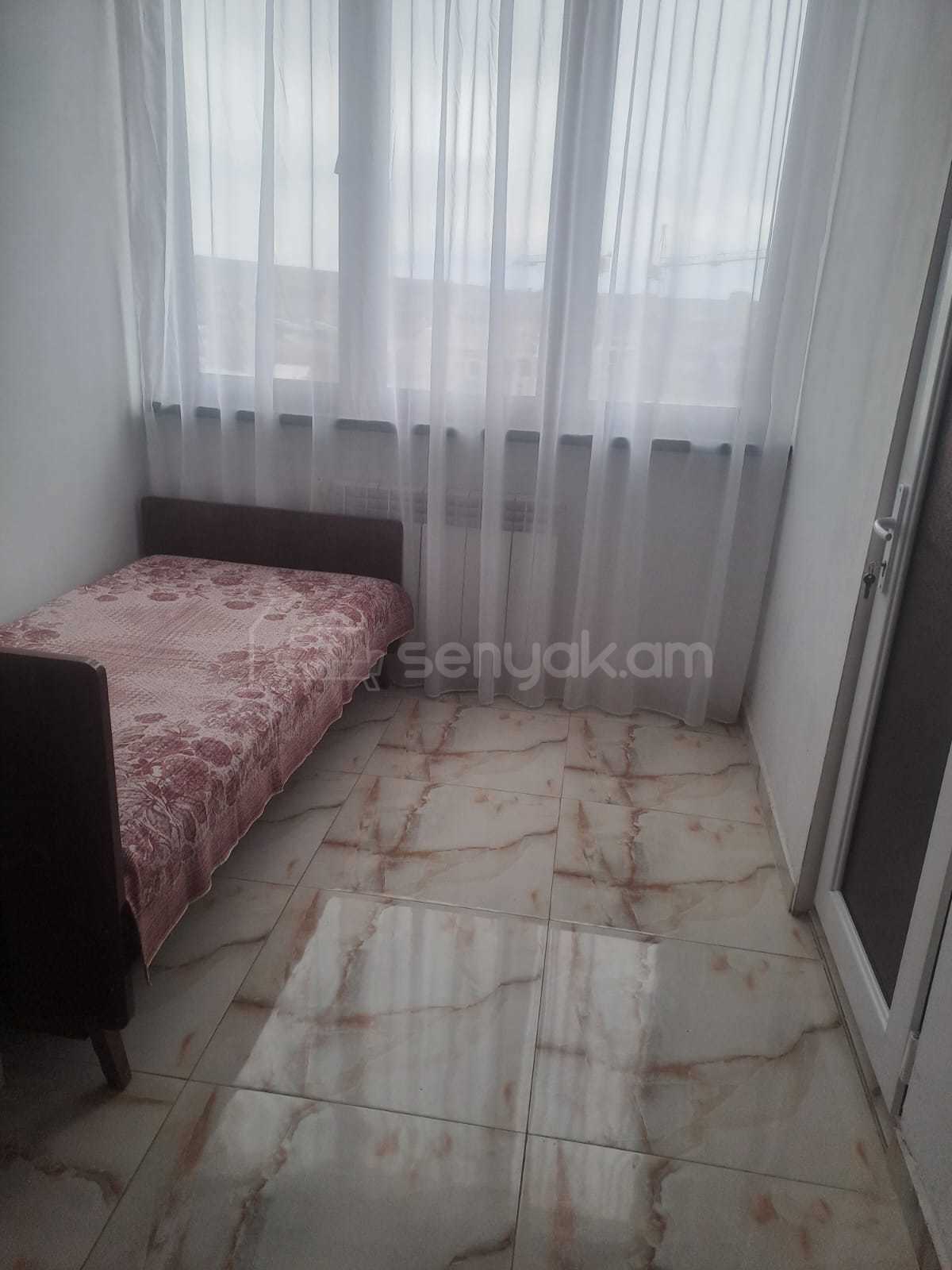 3 Սենյականոց Բնակարան Քարե Շենքում, 58քմ, 5/5 հարկ, Կապիտալ Վերանորոգված, Կահավորված, Արևկող