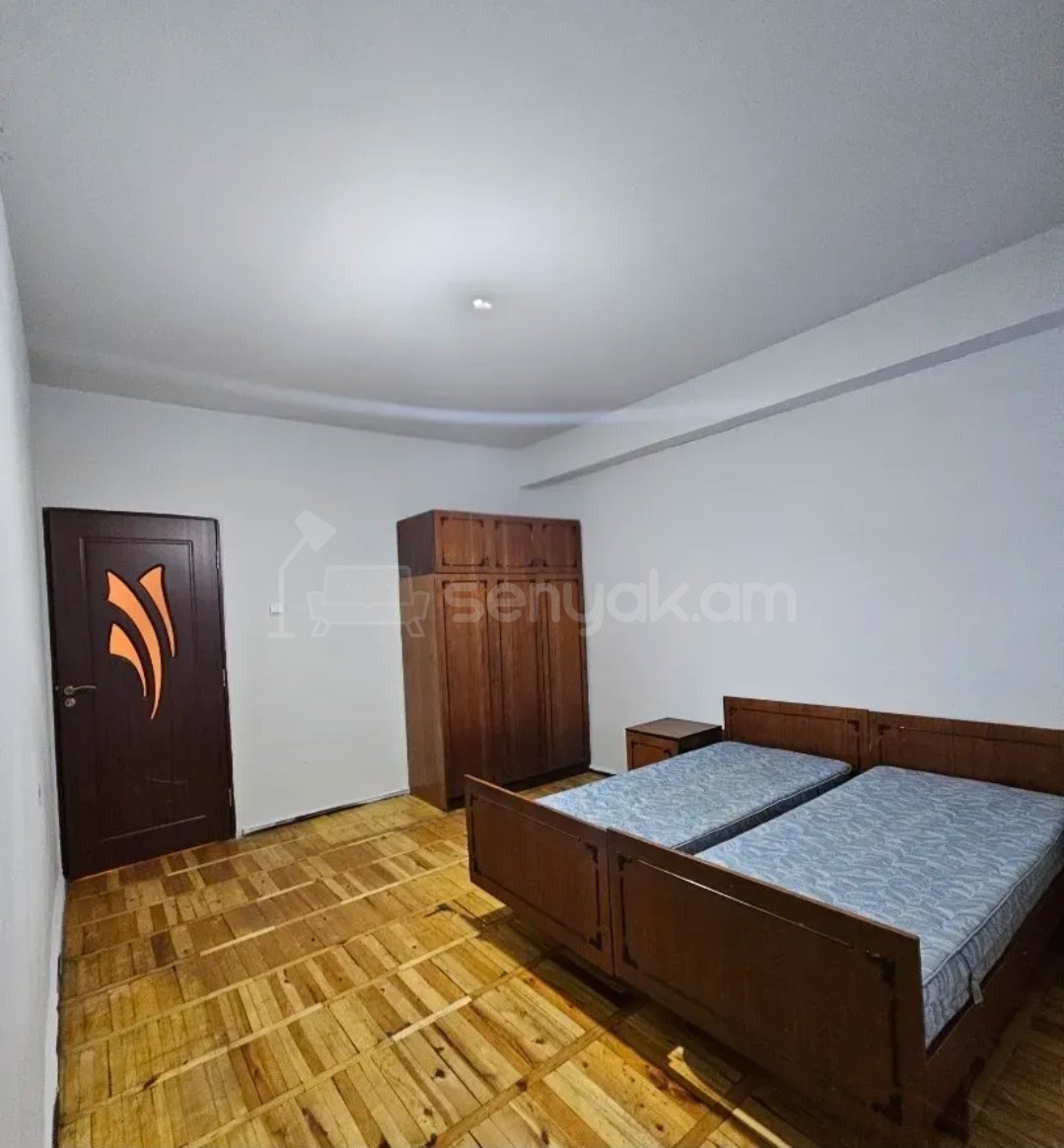 4 Սենյականոց Բնակարան, 93քմ, 8/9 հարկ, Նորմալ Վիճակում, Կահավորված, Արևկող