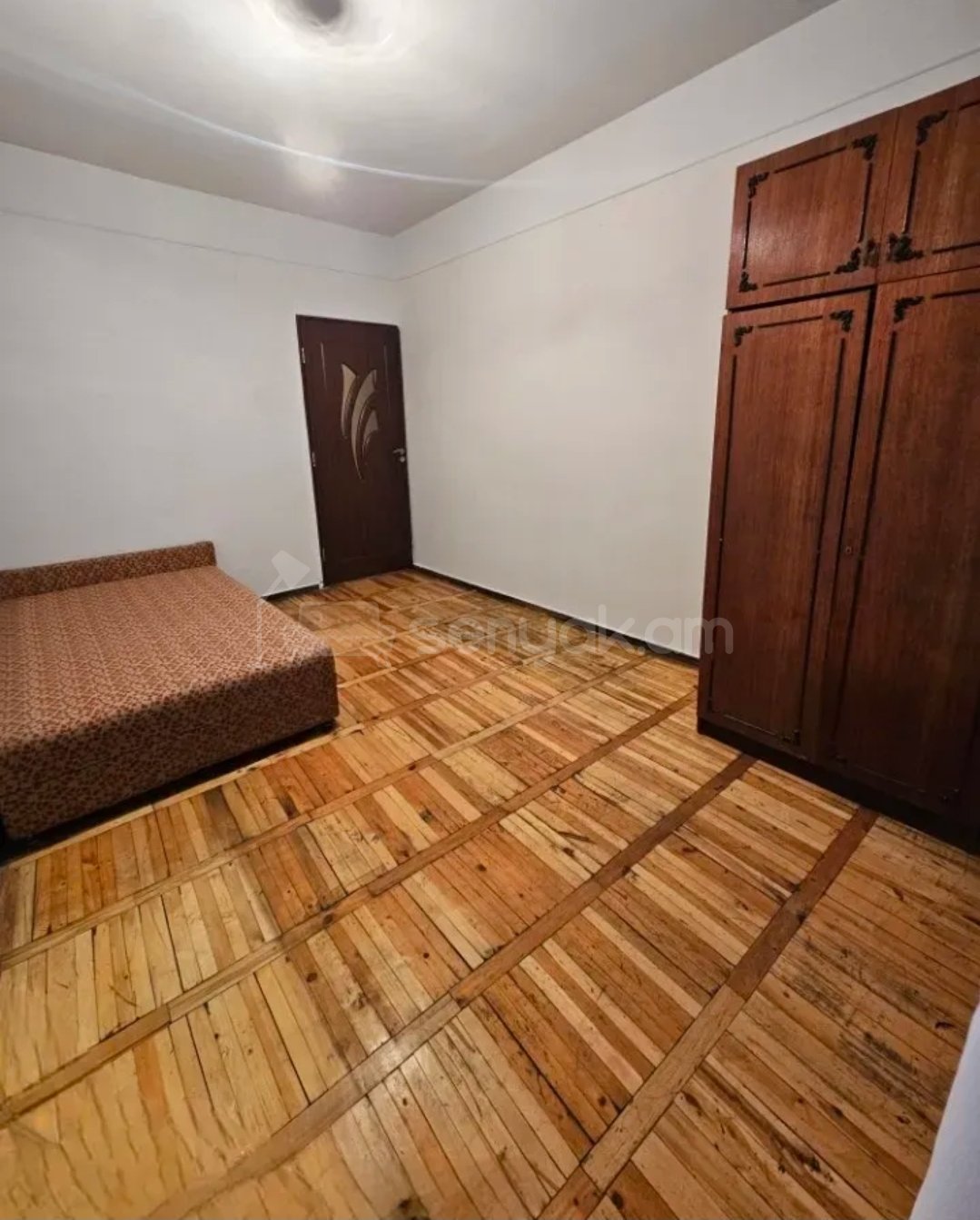 4 Սենյականոց Բնակարան, 93քմ, 8/9 հարկ, Նորմալ Վիճակում, Կահավորված, Արևկող