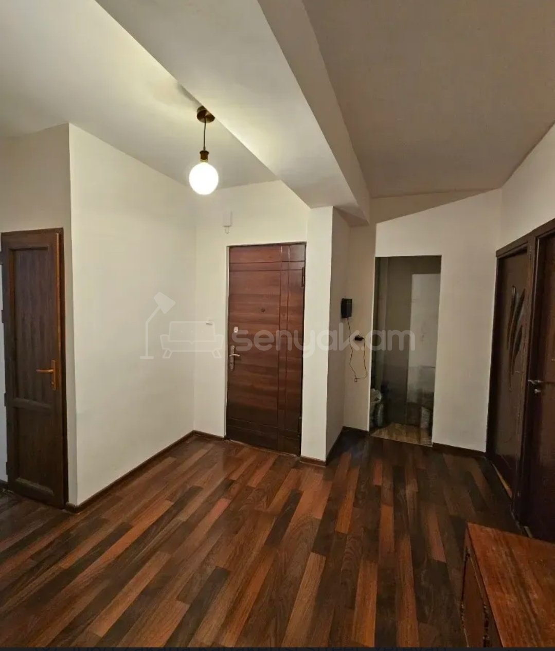 4 Սենյականոց Բնակարան, 93քմ, 8/9 հարկ, Նորմալ Վիճակում, Կահավորված, Արևկող