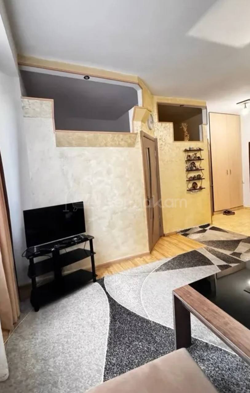 2 Սենյականոց Բնակարան, 40քմ, 6/9 հարկ, Կապիտալ Վերանորոգված, Կահավորված, Արևկող