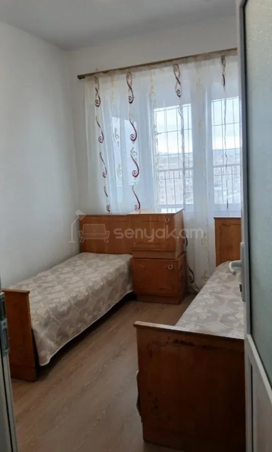 3 Սենյականոց Բնակարան, 80քմ, 9/9 հարկ, Նորմալ Վիճակում, Կահավորված