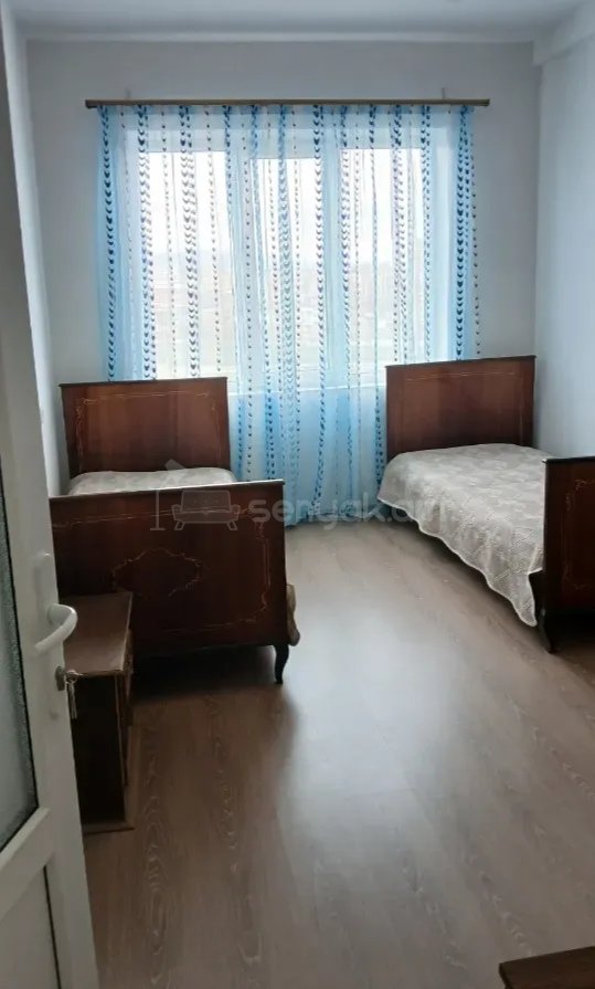 3 Սենյականոց Բնակարան, 80քմ, 9/9 հարկ, Նորմալ Վիճակում, Կահավորված