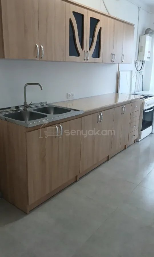 3 Սենյականոց Բնակարան, 80քմ, 9/9 հարկ, Նորմալ Վիճակում, Կահավորված