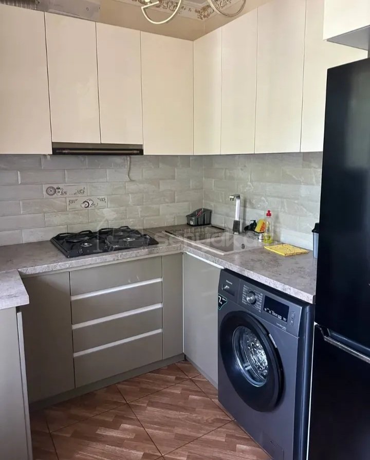 2 Սենյականոց Բնակարան Քարե Շենքում, 60քմ, 2/5 հարկ, Կապիտալ Վերանորոգված, Կահավորված