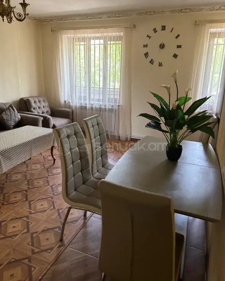 2 Սենյականոց Բնակարան Քարե Շենքում, 60քմ, 2/5 հարկ, Կապիտալ Վերանորոգված, Կահավորված