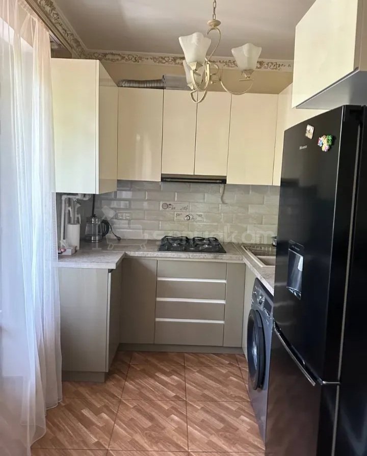 2 Սենյականոց Բնակարան Քարե Շենքում, 60քմ, 2/5 հարկ, Կապիտալ Վերանորոգված, Կահավորված