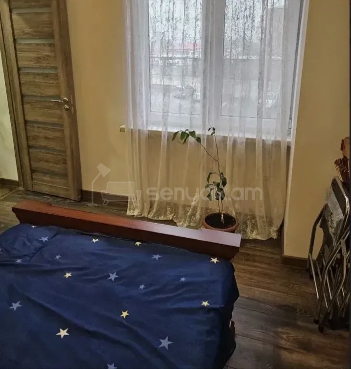 3 Սենյականոց Բնակարան Քարե Շենքում, 76քմ, 2/5 հարկ, Կապիտալ Վերանորոգված, Կահավորված