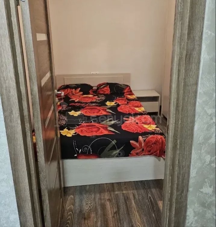 3 Սենյականոց Բնակարան Քարե Շենքում, 76քմ, 2/5 հարկ, Կապիտալ Վերանորոգված, Կահավորված