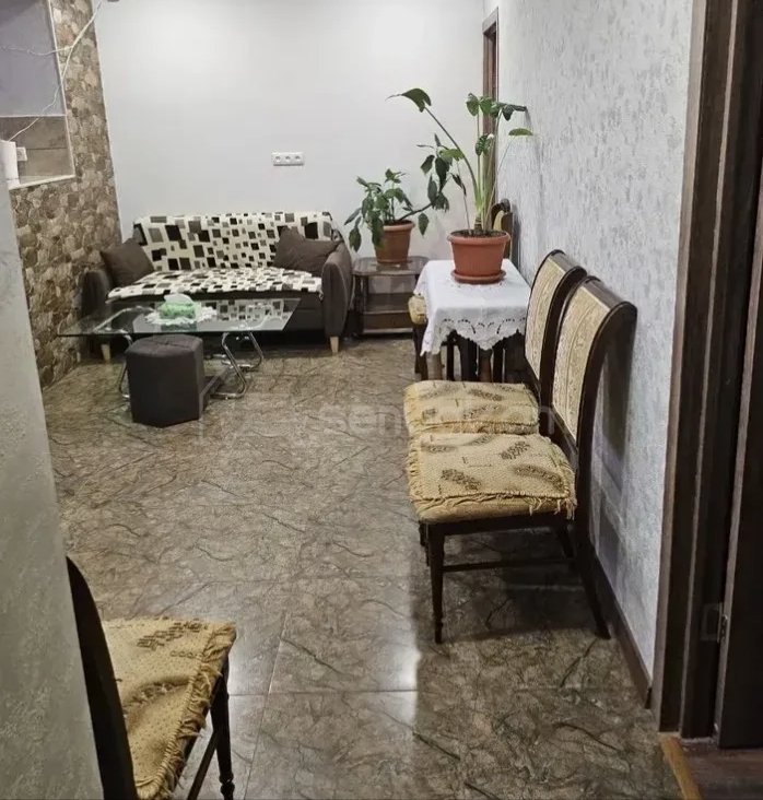 3 Սենյականոց Բնակարան Քարե Շենքում, 76քմ, 2/5 հարկ, Կապիտալ Վերանորոգված, Կահավորված