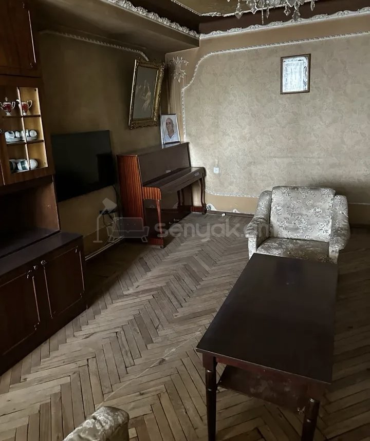 3 Սենյականոց Բնակարան Քարե Շենքում, 77քմ, 5/9 հարկ, Նորմալ Վիճակում, Կահավորված, Արևկող