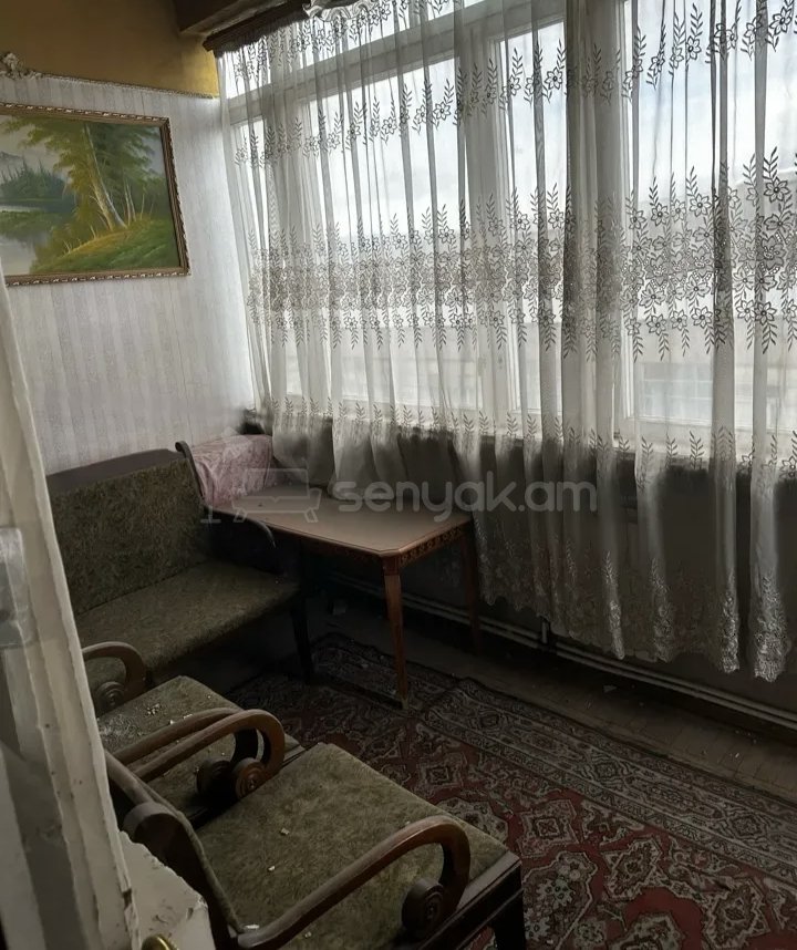 3 Սենյականոց Բնակարան Քարե Շենքում, 77քմ, 5/9 հարկ, Նորմալ Վիճակում, Կահավորված, Արևկող