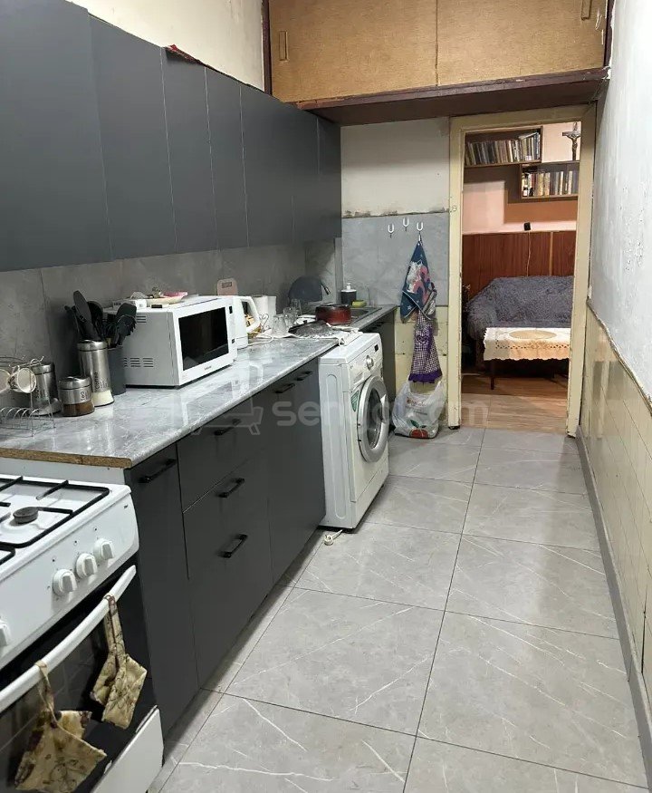 3 Սենյականոց Բնակարան Քարե Շենքում, 75քմ, 1/5 հարկ, Կոսմետիկ Վերանորոգված