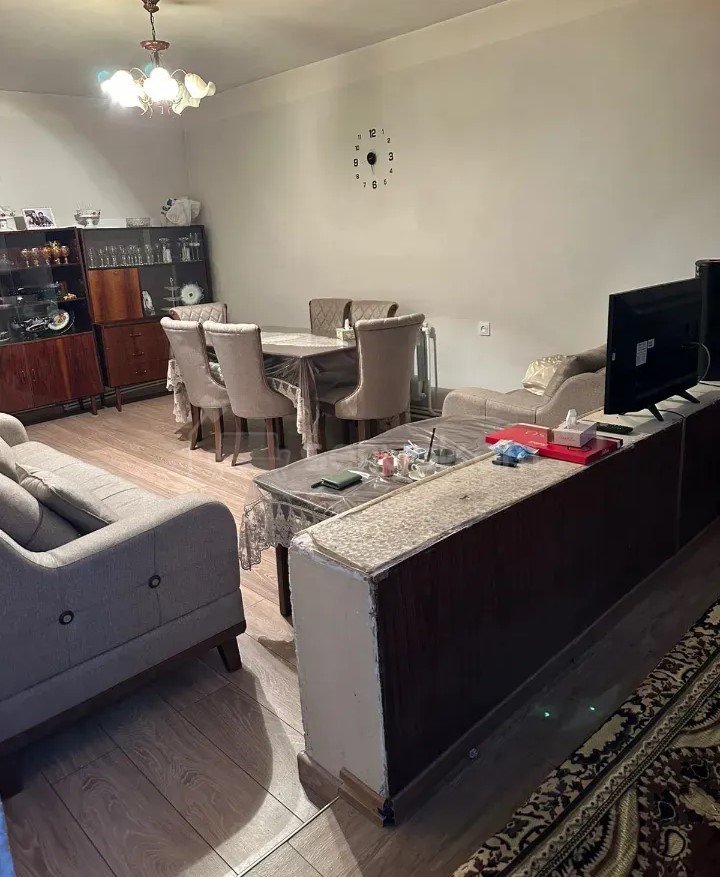 3 Սենյականոց Բնակարան Քարե Շենքում, 75քմ, 1/5 հարկ, Կոսմետիկ Վերանորոգված