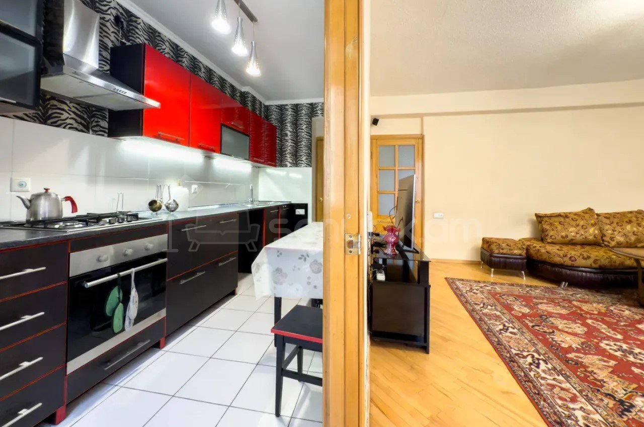 3 Սենյականոց Բնակարան, 78քմ, 2/9 հարկ, Կապիտալ Վերանորոգված