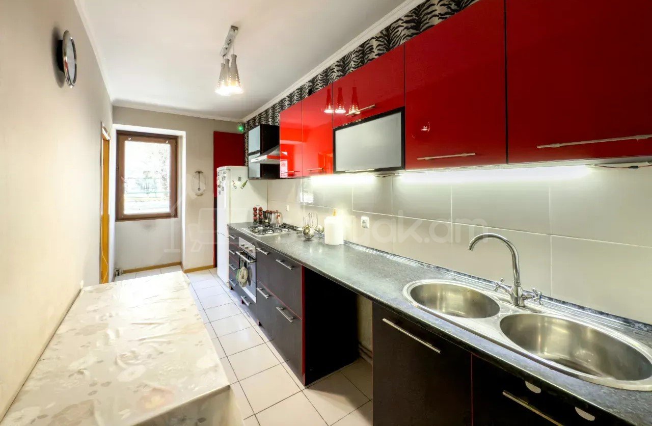 3 Սենյականոց Բնակարան, 78քմ, 2/9 հարկ, Կապիտալ Վերանորոգված