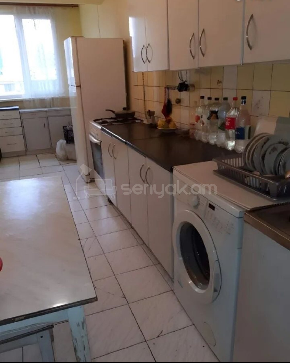 3 Սենյականոց Բնակարան Քարե Շենքում, 85քմ, 4/4 հարկ, Նորմալ Վիճակում, Կահավորված