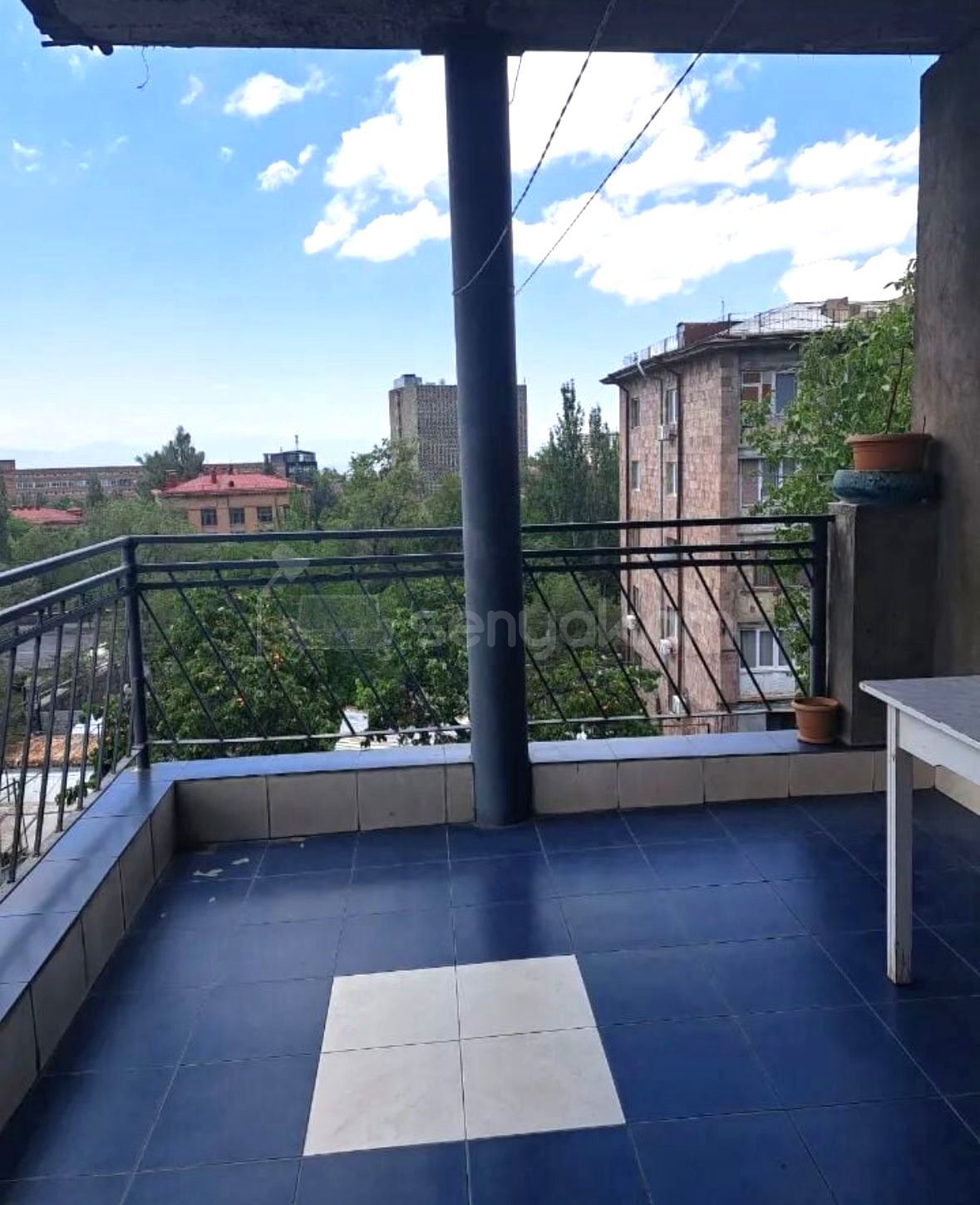 3 Սենյականոց Բնակարան Քարե Շենքում, 82քմ, 4/4 հարկ, Կոսմետիկ Վերանորոգված