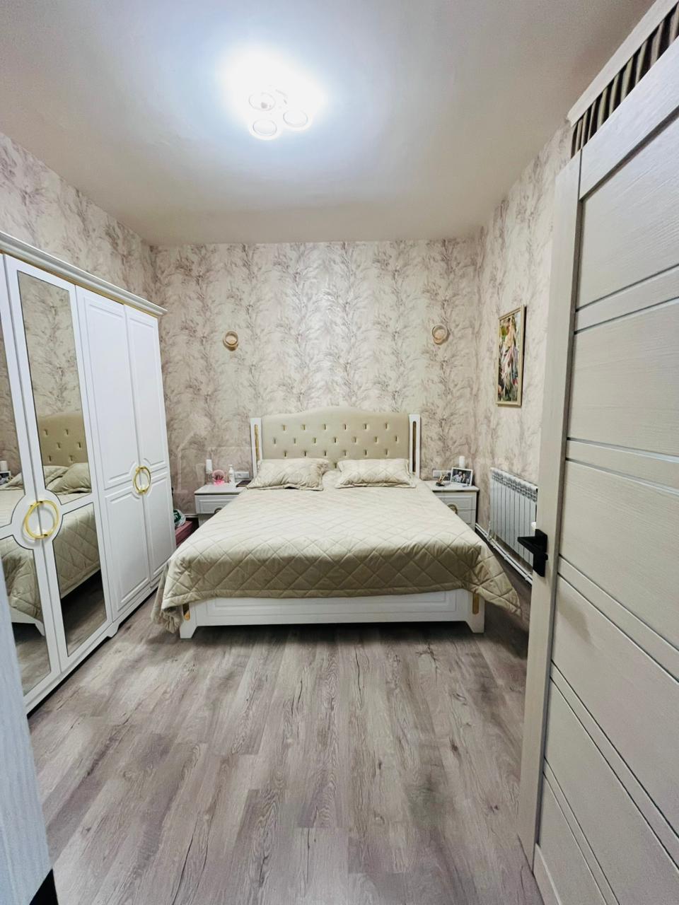 5 Սենյականոց Բնակարան Քարե Շենքում, 98քմ, 4/4 հարկ, Կապիտալ Վերանորոգված