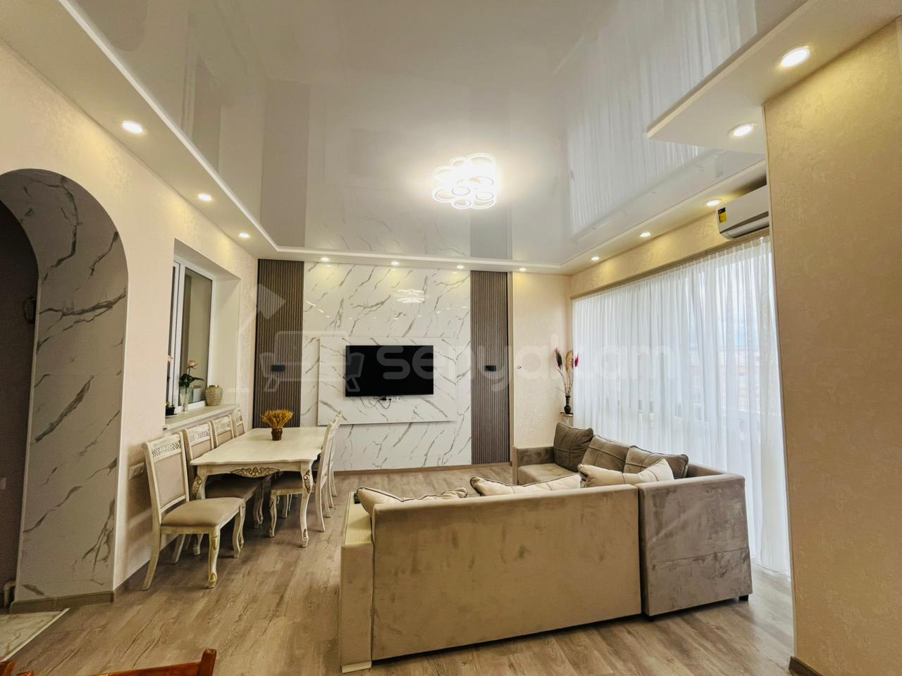 5 Սենյականոց Բնակարան Քարե Շենքում, 98քմ, 4/4 հարկ, Կապիտալ Վերանորոգված