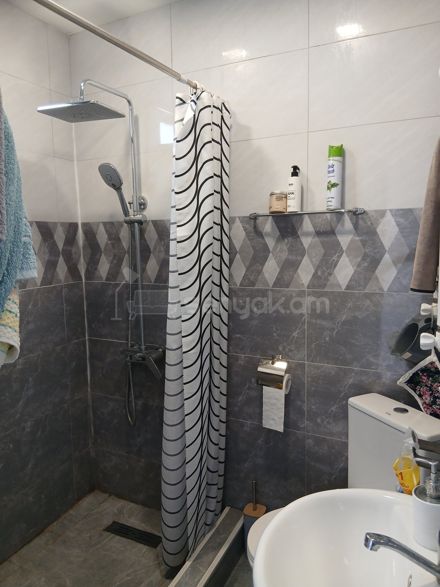 5 Սենյականոց Բնակարան Քարե Շենքում, 98քմ, 4/4 հարկ, Կապիտալ Վերանորոգված