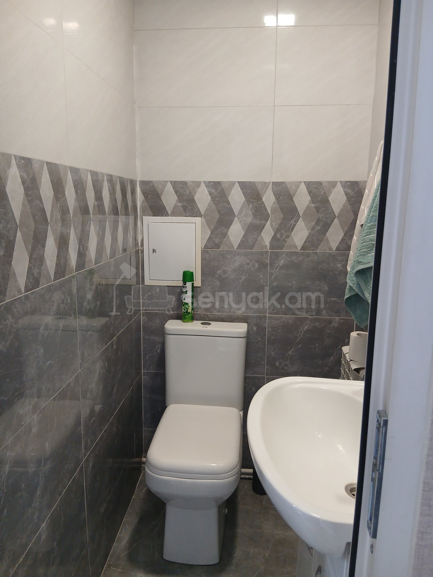 5 Սենյականոց Բնակարան Քարե Շենքում, 98քմ, 4/4 հարկ, Կապիտալ Վերանորոգված