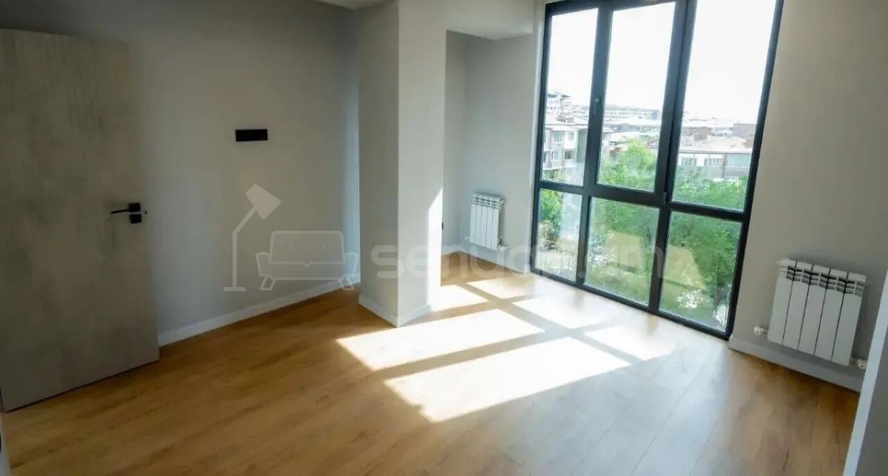 3 Սենյականոց Բնակարան Քարե Շենքում, 76քմ, 4/5 հարկ, Կապիտալ Վերանորոգված