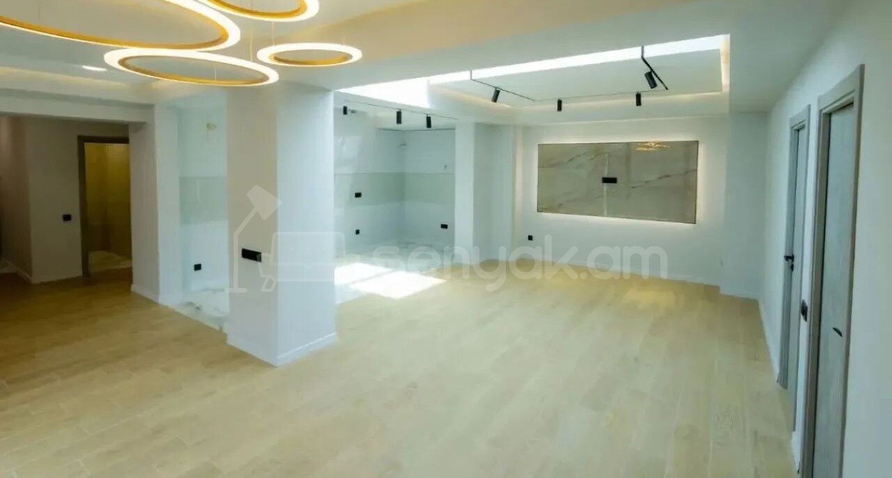 3 Սենյականոց Բնակարան Քարե Շենքում, 76քմ, 4/5 հարկ, Կապիտալ Վերանորոգված