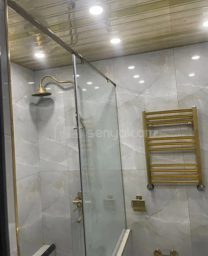 2 Սենյականոց Բնակարան Քարե Շենքում, 55քմ, 3/5 հարկ, Դիզայներական Վերանորոգված, Կահավորված