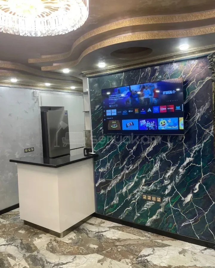 2 Սենյականոց Բնակարան Քարե Շենքում, 55քմ, 3/5 հարկ, Դիզայներական Վերանորոգված, Կահավորված