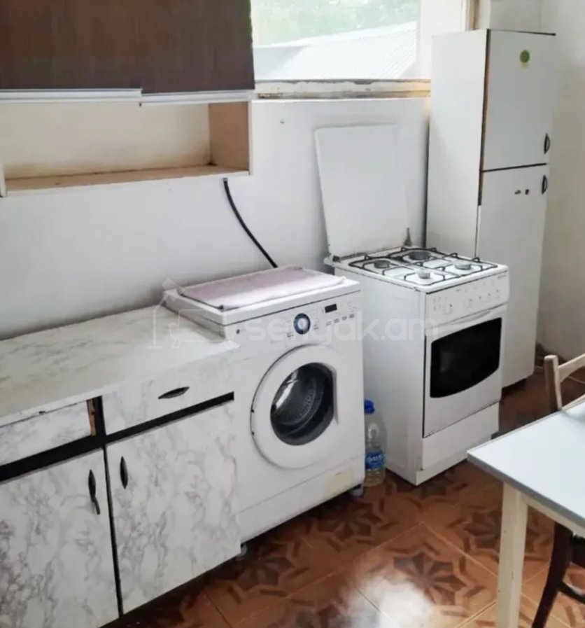 3 Սենյականոց Բնակարան, 70քմ, 2/9 հարկ, Նորմալ Վիճակում, Կահավորված