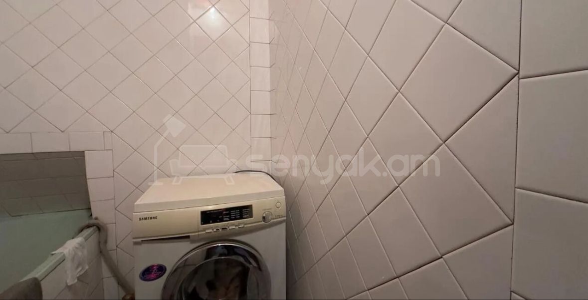 3 Սենյականոց Բնակարան Քարե Շենքում, 100քմ, 2/5 հարկ, Կոսմետիկ Վերանորոգված