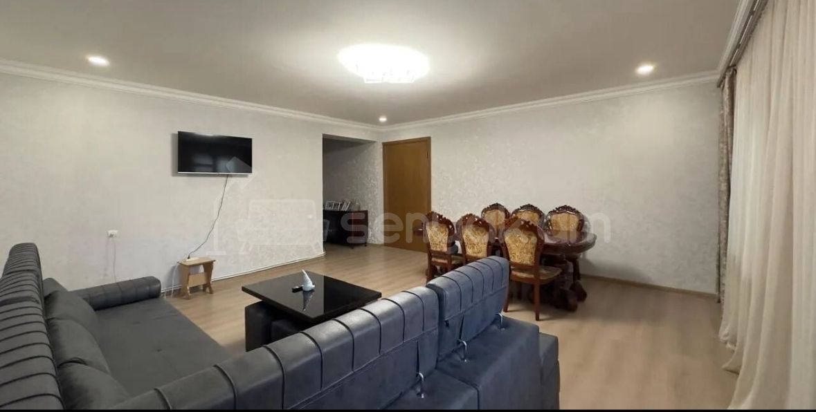 3 Սենյականոց Բնակարան Քարե Շենքում, 100քմ, 2/5 հարկ, Կոսմետիկ Վերանորոգված