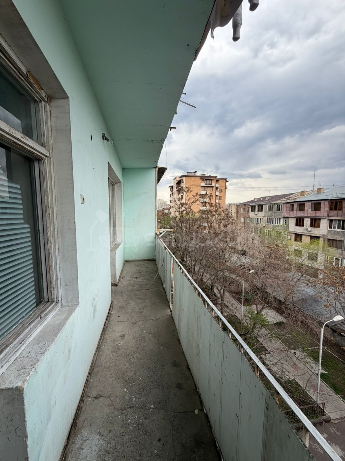 1 Սենյականոց Բնակարան Քարե Շենքում, 40քմ, 4/5 հարկ, Պետական Վիճակում