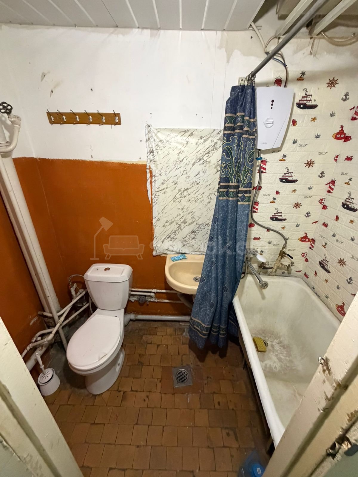 1 Սենյականոց Բնակարան Քարե Շենքում, 40քմ, 4/5 հարկ, Պետական Վիճակում