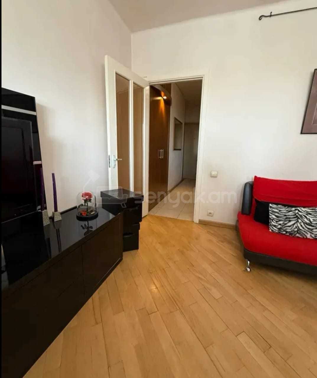 3 Սենյականոց Բնակարան, 275քմ, 4/12 հարկ, Կապիտալ Վերանորոգված