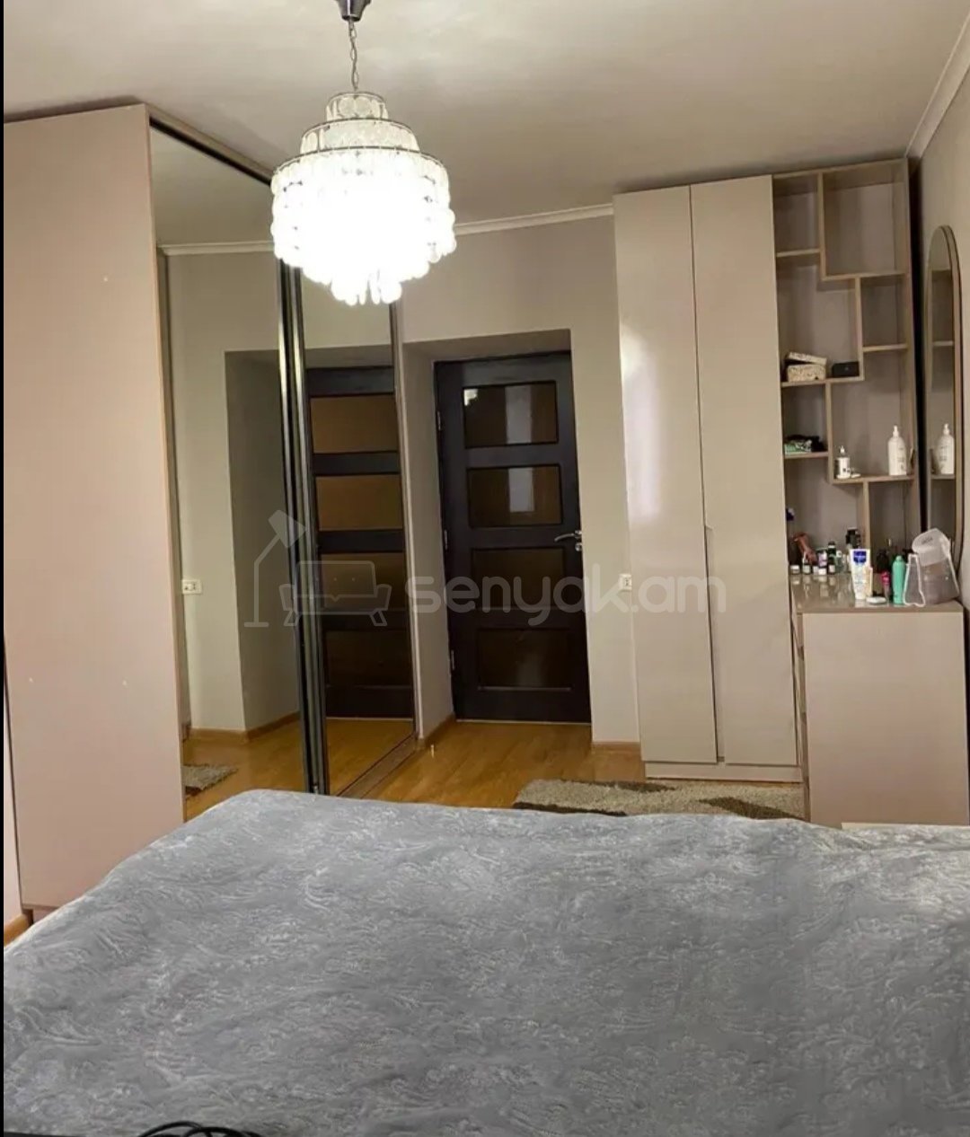 3 Սենյականոց Բնակարան Քարե Շենքում, 72քմ, 4/4 հարկ, Կապիտալ Վերանորոգված